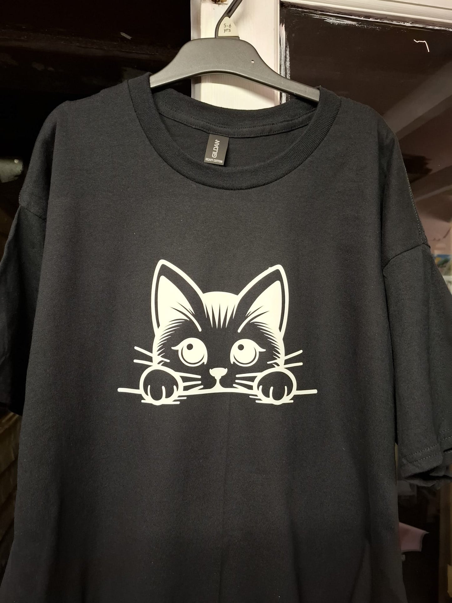 Cat Peeking T-shirt - Differences Not Disabilities
